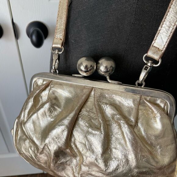 Janet & Janet Gold Leather Crossbody. Made in Italy. - Picture 3 of 14